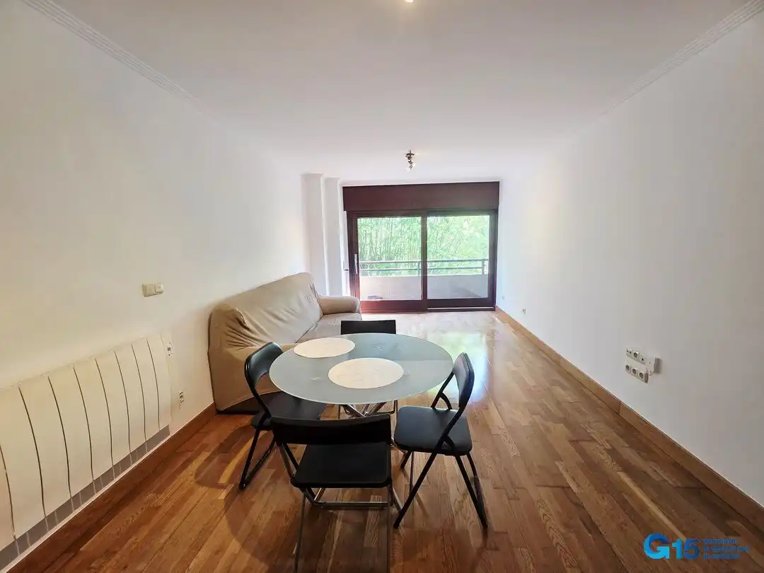 Sala d'estar de Pis en venda en Errenteria amb Calefacció, Traster i Moblat