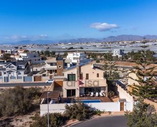 Vista exterior de Casa o xalet en venda en El Ejido amb Aire condicionat, Jardí privat i Terrassa
