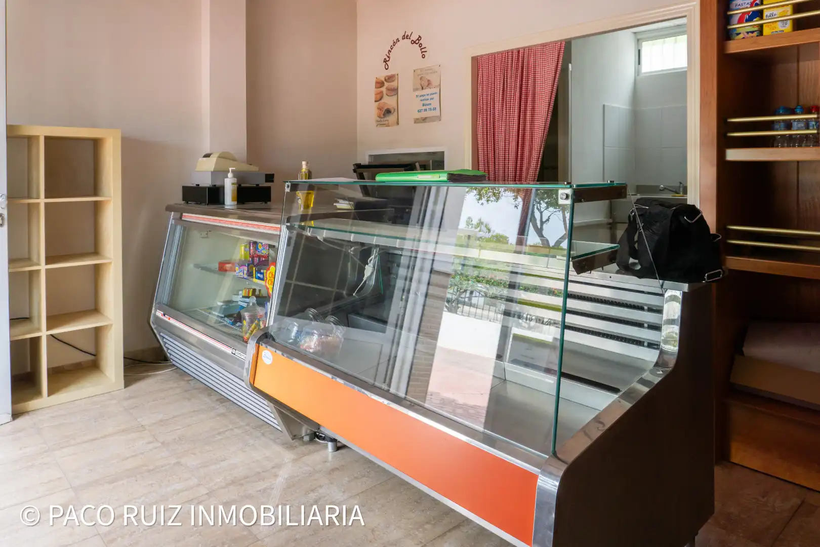 Local en venda en Almería amb Aire condicionat i Moblat