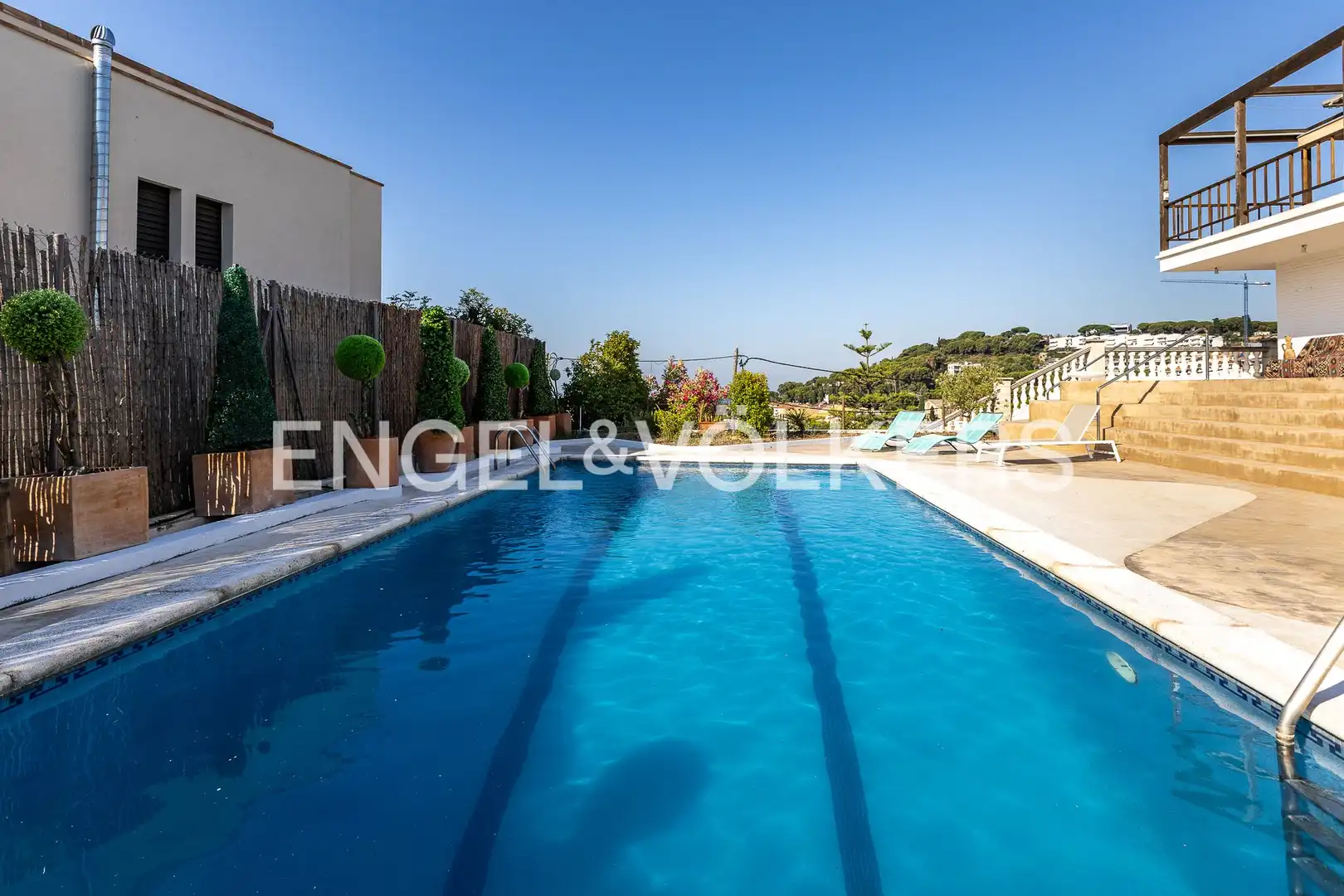 Swimming pool of Houses for rent in Caldes d'Estrac  with Air Conditioner, Heating and Private garden