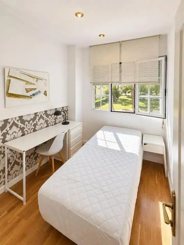 Schlafzimmer von Wohnung zur Miete in Madrid mit Möbliert