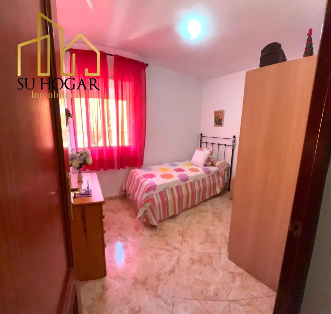 Bedroom of Flat for sale in Rota