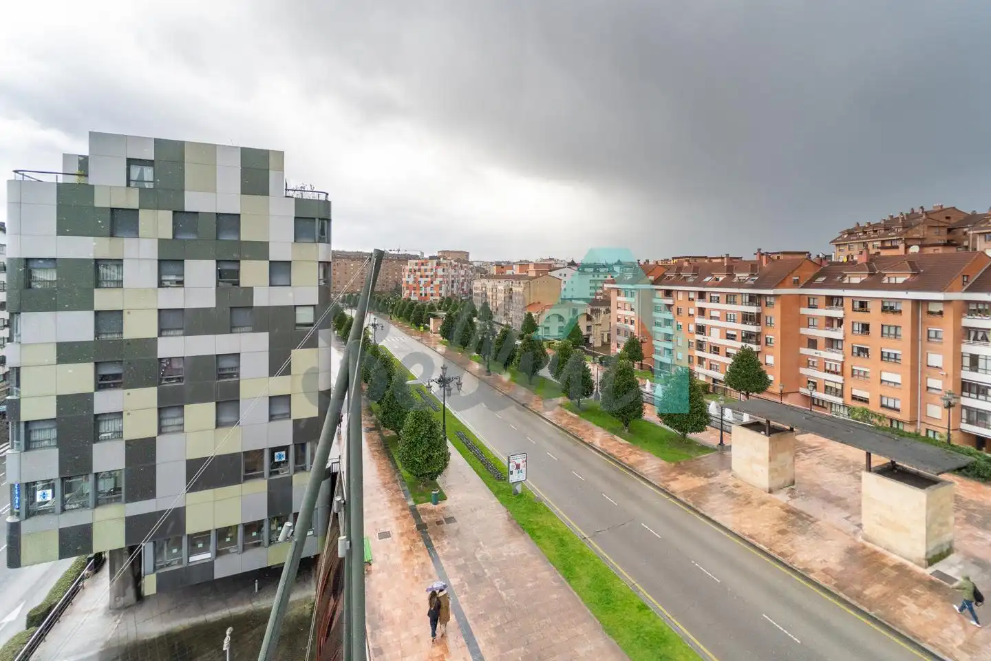 Außenansicht von Wohnung zur Miete in Oviedo  mit Heizung, Parkett und Möbliert