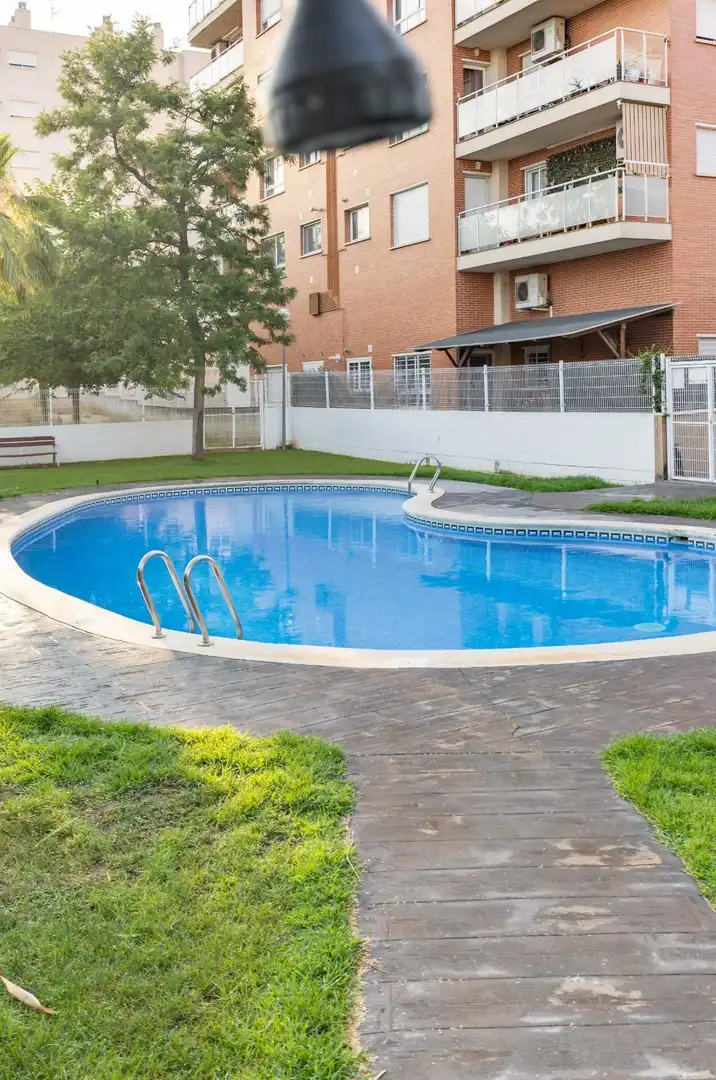 Swimming pool of Flat for rent in Paterna  with Air Conditioner, Heating and Private garden