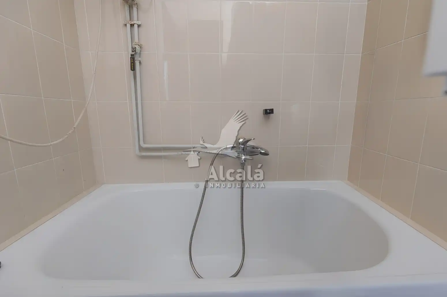Badezimmer von Wohnung zum Verkauf in Ocaña mit Heizung, Privatgarten und Terrasse