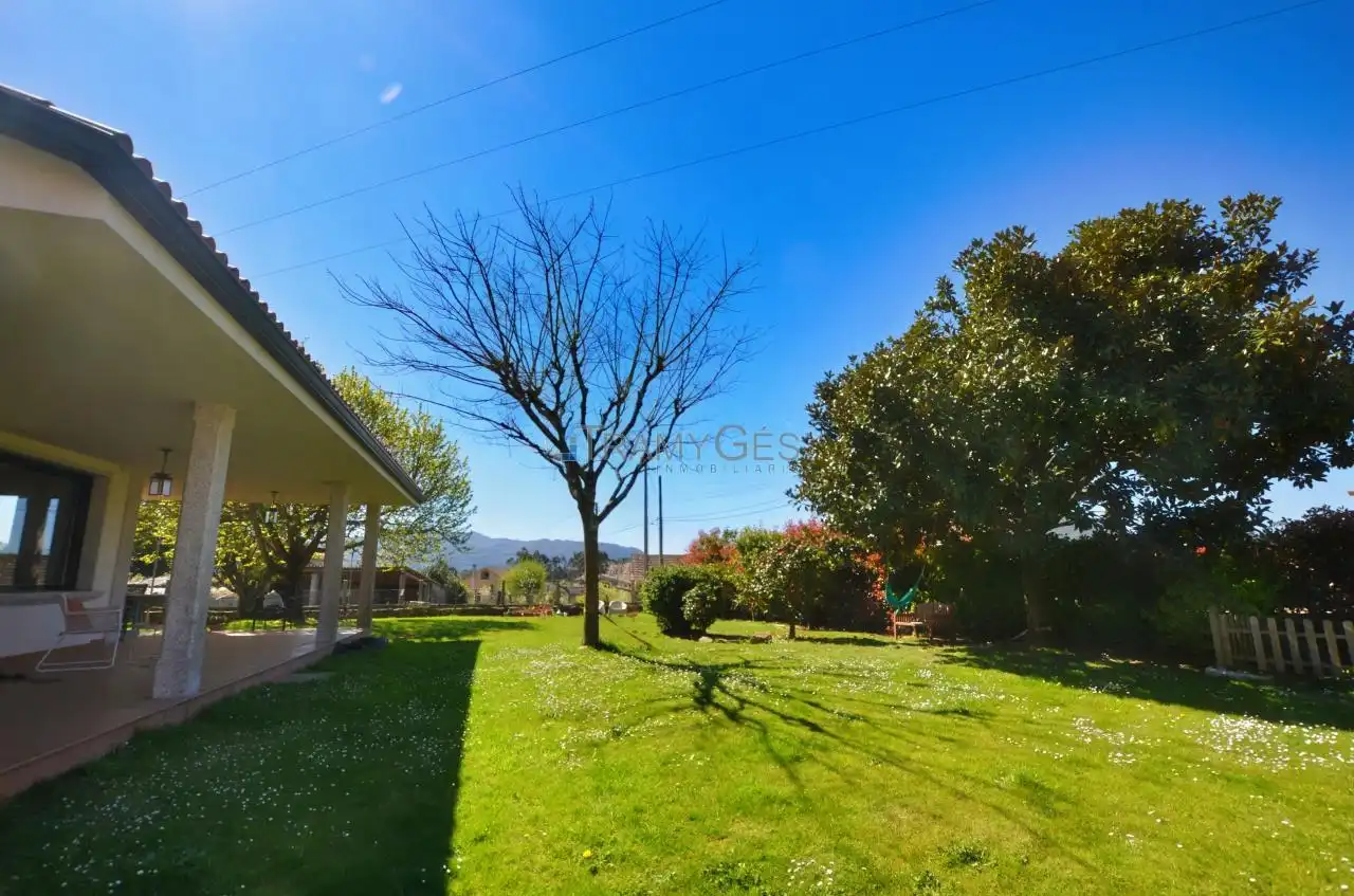 Vista exterior de Casa o chalet en venta en Tomiño con Calefacción, Jardín privado y Terraza