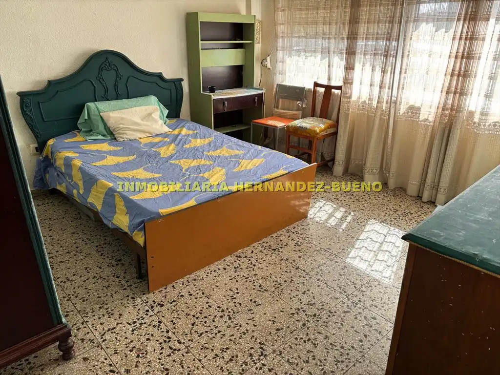 Habitación de Local en venta en Salamanca