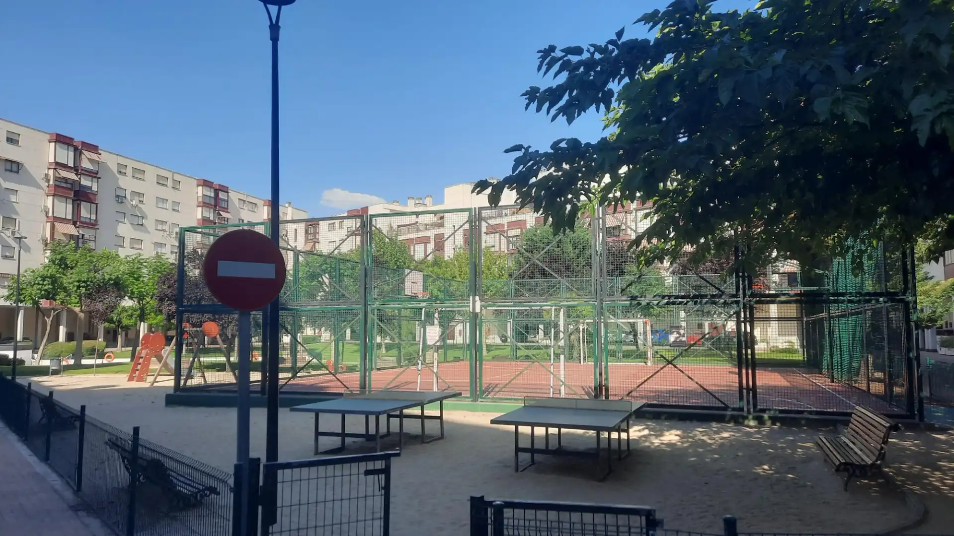 Vista exterior de Pis en venda en Madrid amb Parquet, Traster i Alarma