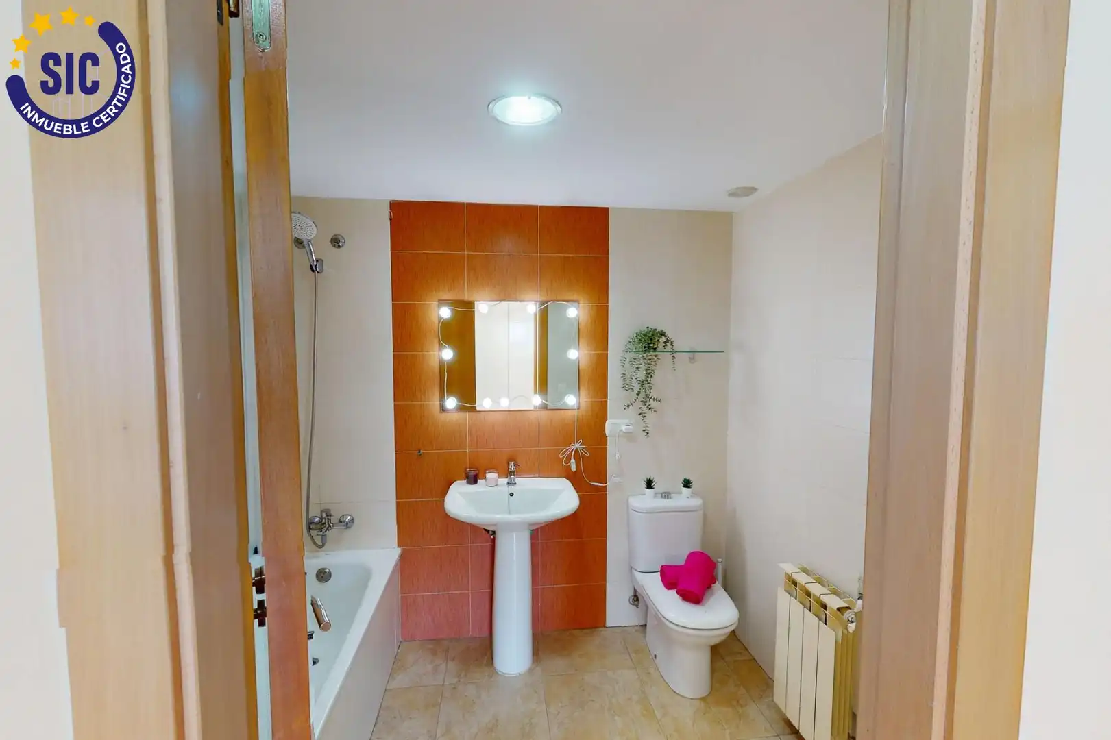 Badezimmer von Wohnung zum Verkauf in Almazora / Almassora mit Heizung und Balkon