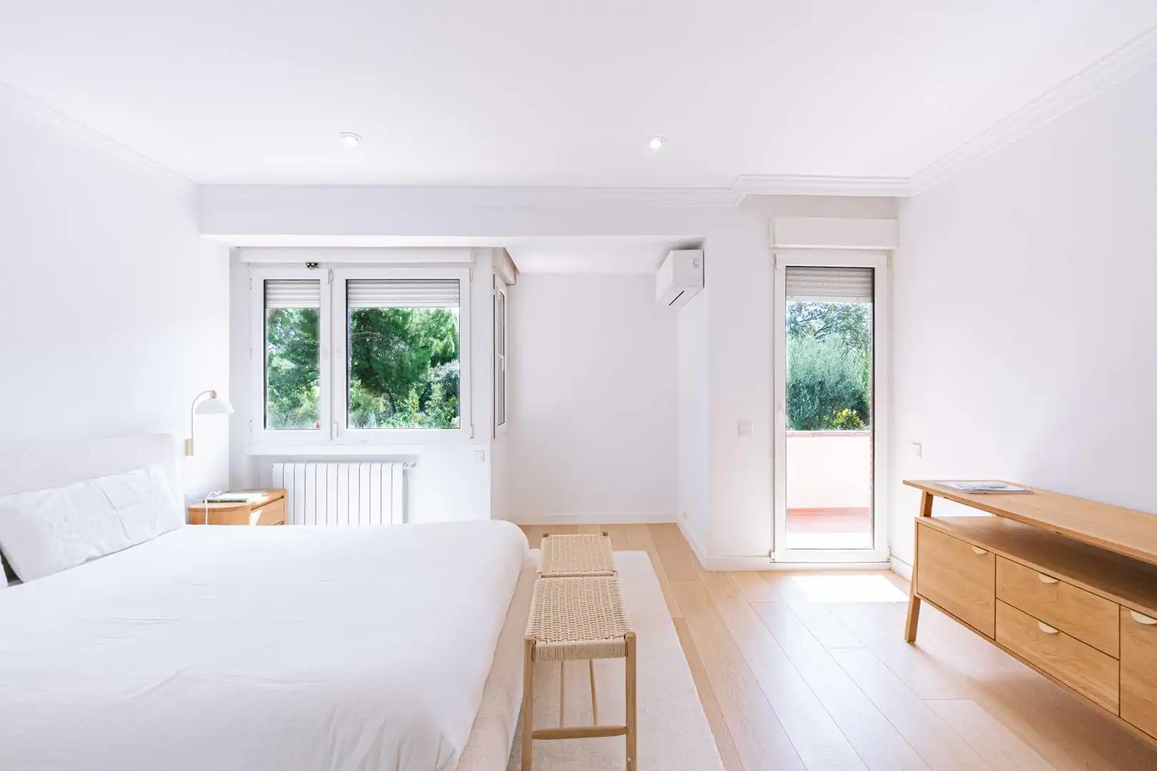 Schlafzimmer von Einfamilien-Reihenhaus zur Miete in Boadilla del Monte mit Klimaanlage, Heizung und Privatgarten