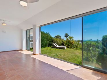 Terraced house with pool for sale in Calle Jardin del Golf 142