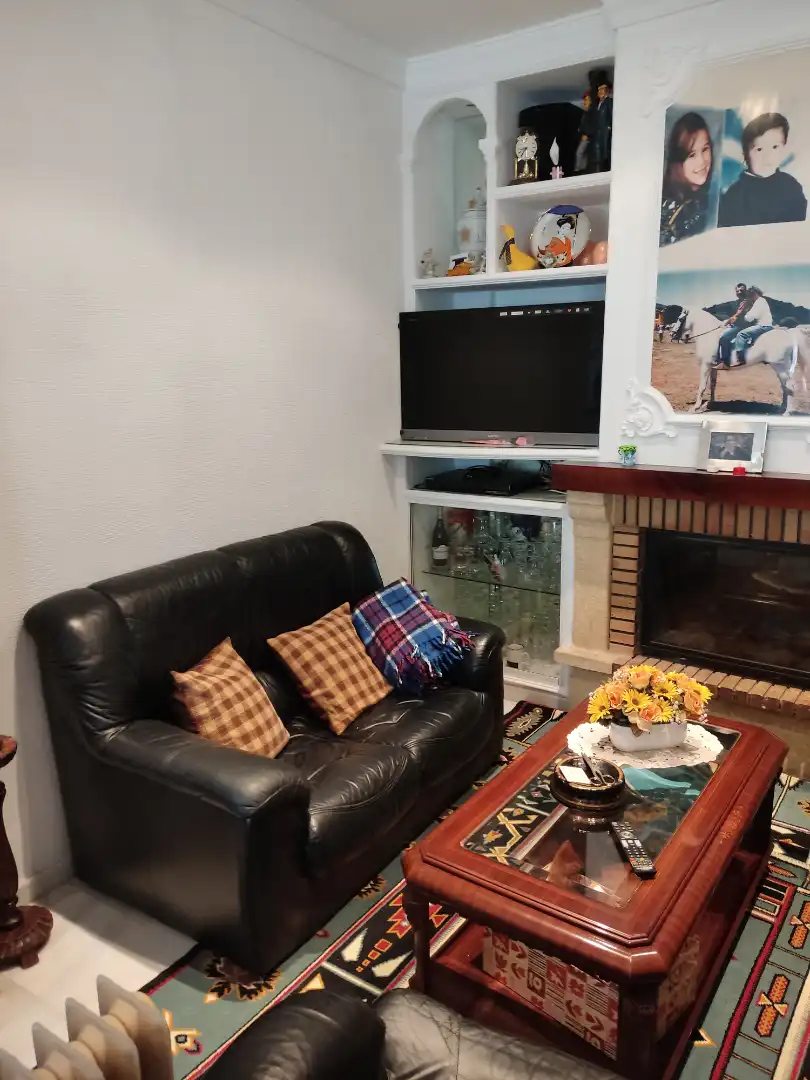 Wohnzimmer von Einfamilien-Reihenhaus zum Verkauf in Barbate mit Klimaanlage, Heizung und Terrasse
