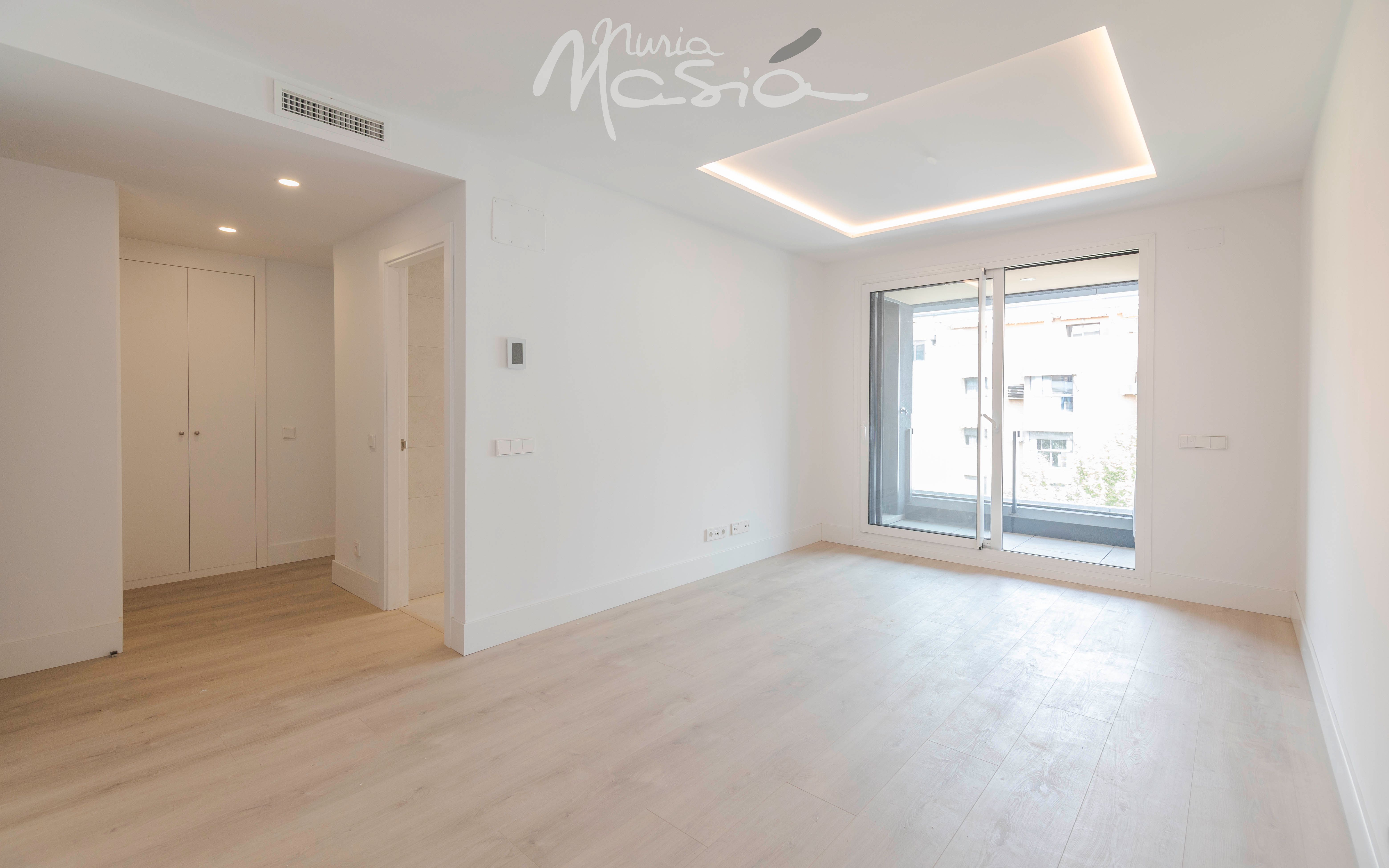Living room of Flat for sale in  Madrid Capital  with Air Conditioner, Terrace and Storage room