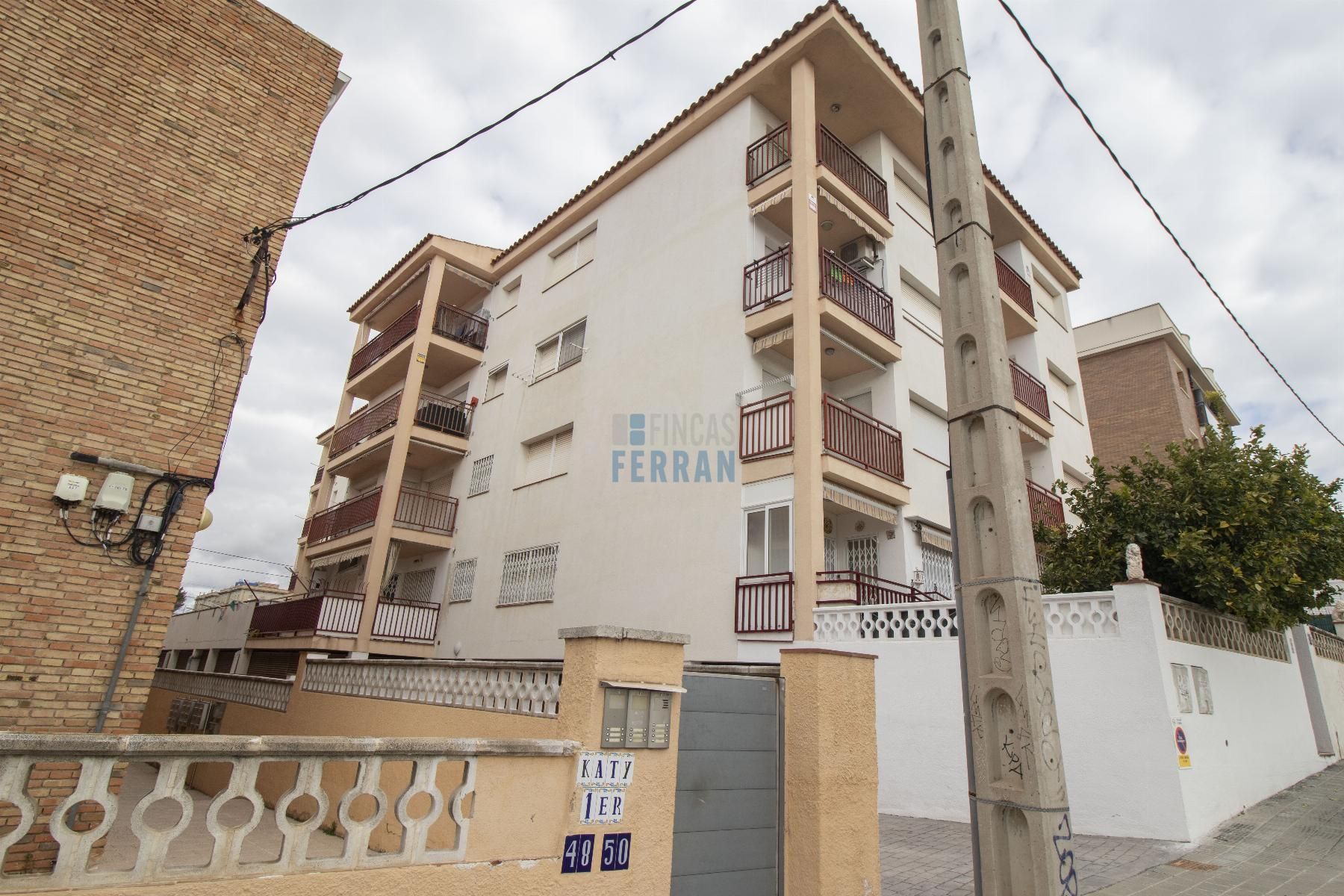 Exterior view of Apartment for sale in El Vendrell  with Terrace and Community pool