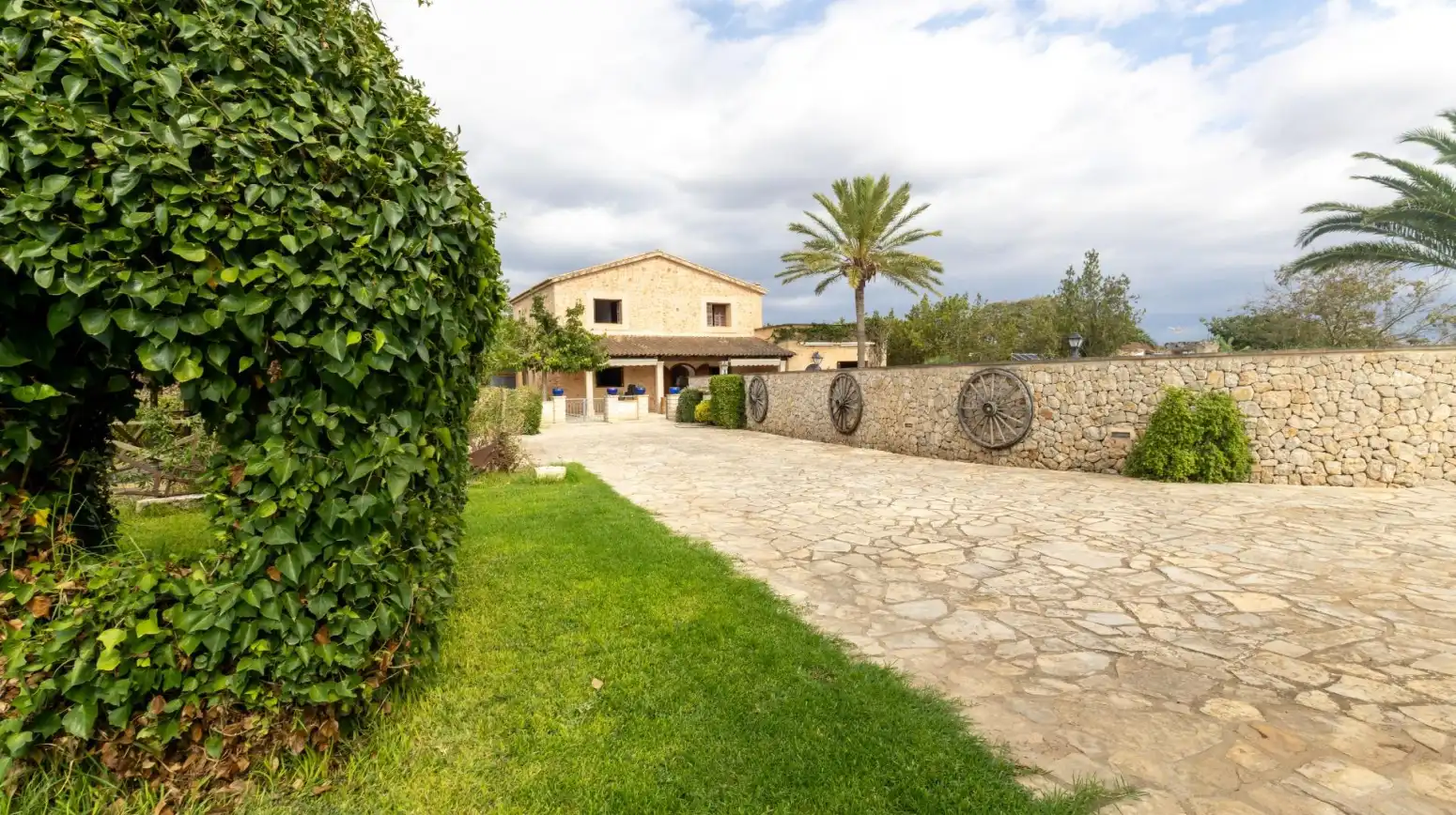 Vista exterior de Casa o xalet en venda en Llucmajor amb Aire condicionat, Calefacció i Terrassa