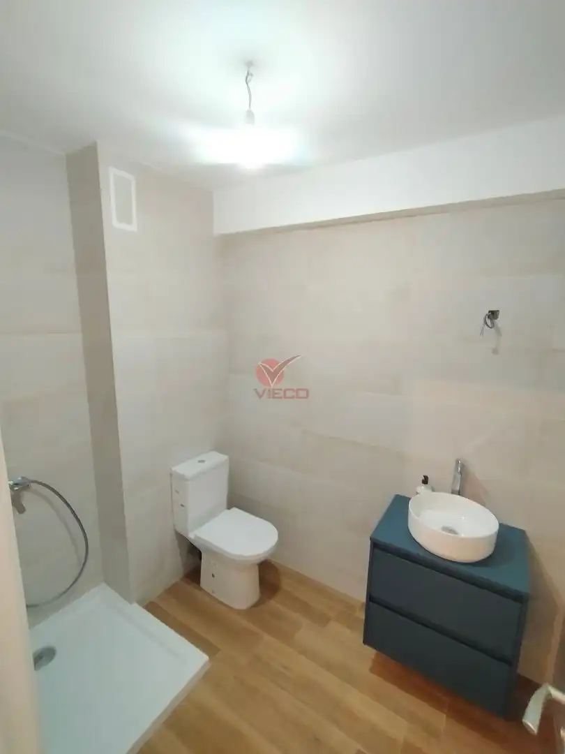 Baño de Piso en venta en Cuenca con Calefacción