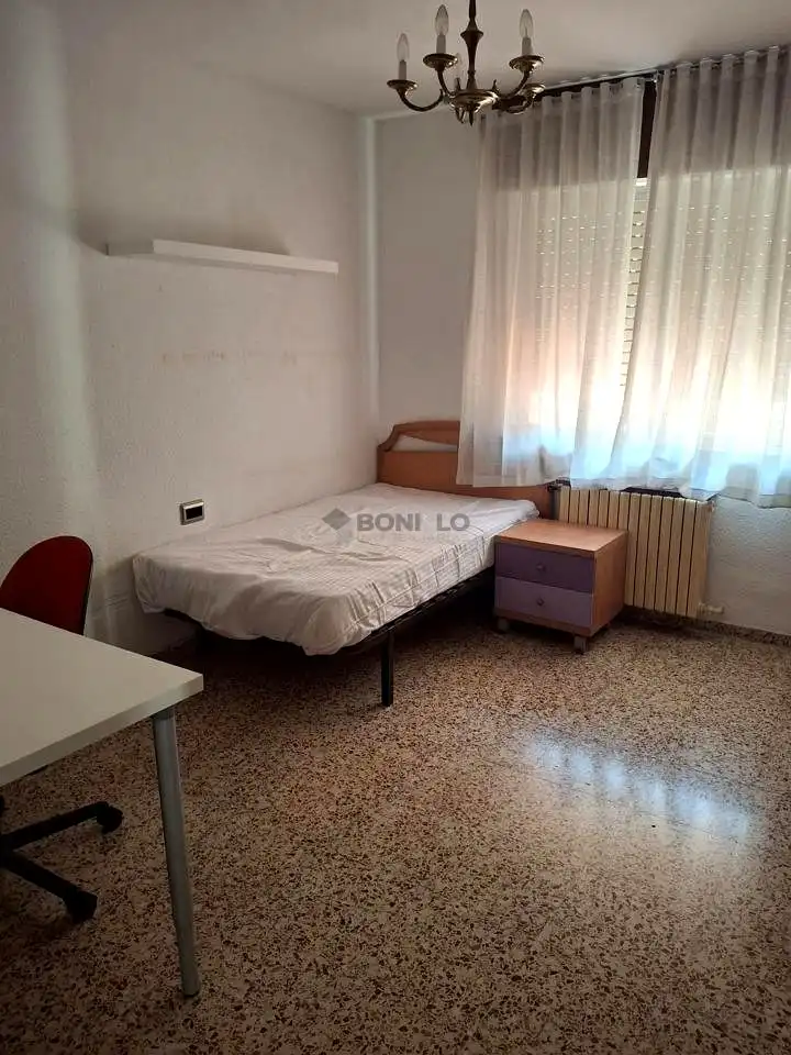 Schlafzimmer von Wohnung zur Miete in Teruel mit Möbliert