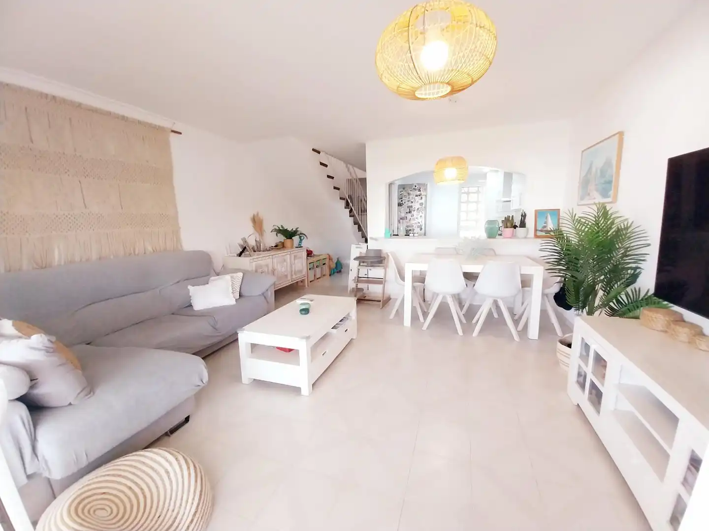 Sala de estar de Dúplex en venta en Mijas con Aire acondicionado, Calefacción y Terraza