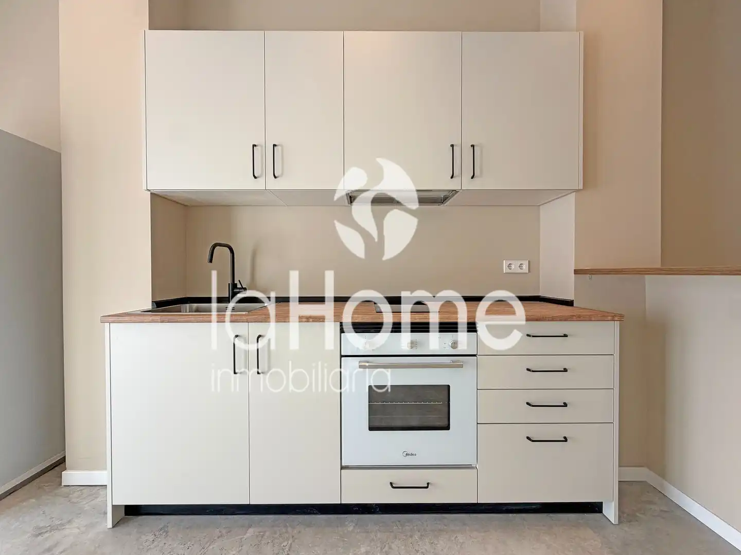 Küche von Loft zum Verkauf in Paterna mit Ofen