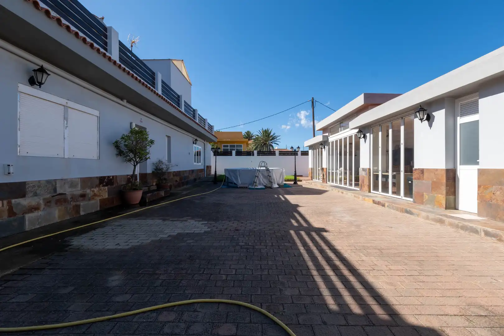 Vista exterior de Casa o xalet en venda en Las Palmas de Gran Canaria amb Jardí privat, Terrassa i Traster