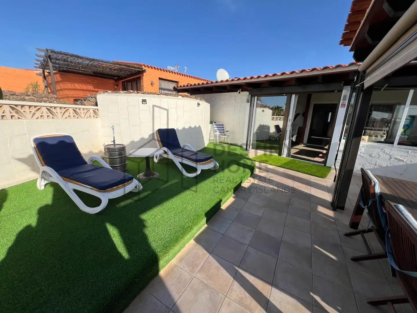 Terrassa de Casa o xalet en venda en La Oliva amb Aire condicionat, Jardí privat i Terrassa