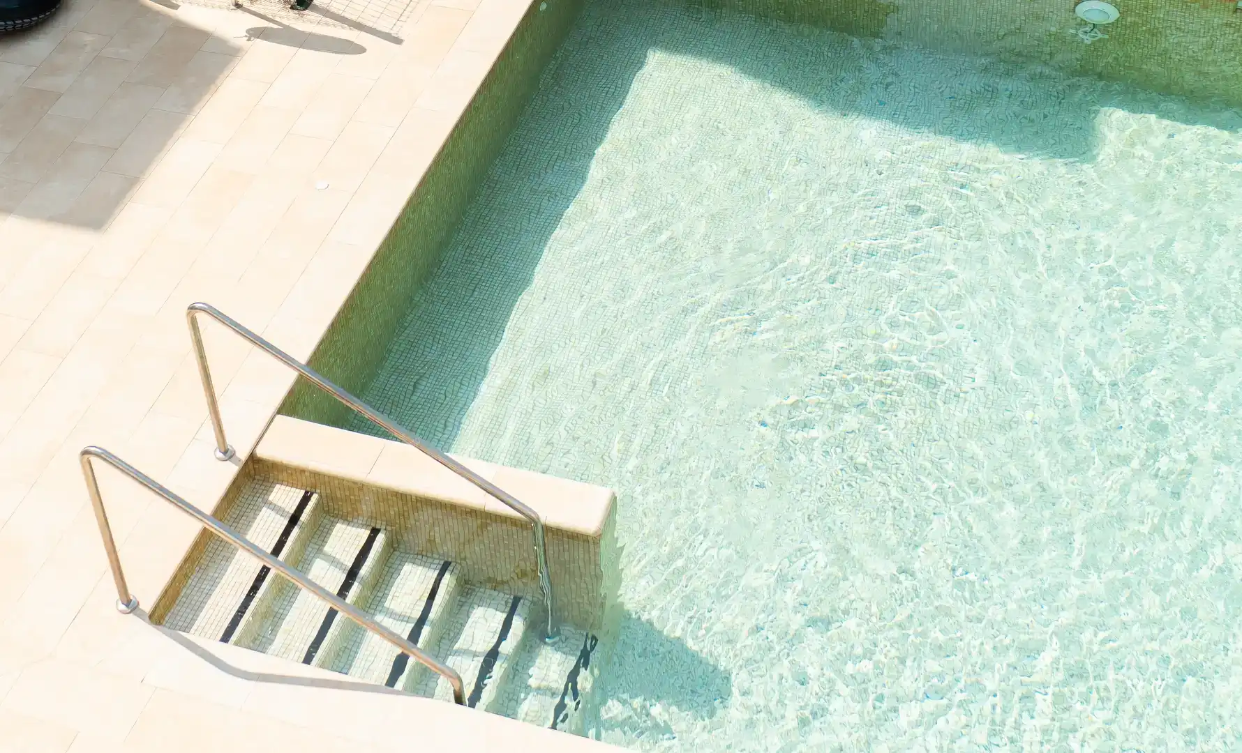 Swimming pool of Flat for sale in Estepona  with Air Conditioner, Terrace and Swimming Pool