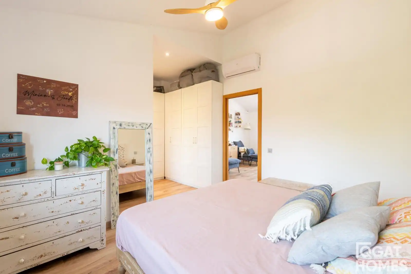 Habitación de Casa adosada en venta en Sant Cugat del Vallès con Aire acondicionado, Calefacción y Trastero