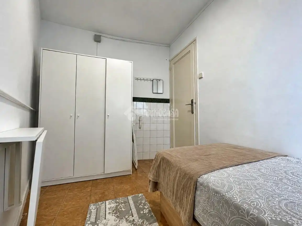 Dormitori de Casa adosada en venda en Barcelona amb Aire condicionat, Calefacció i Terrassa