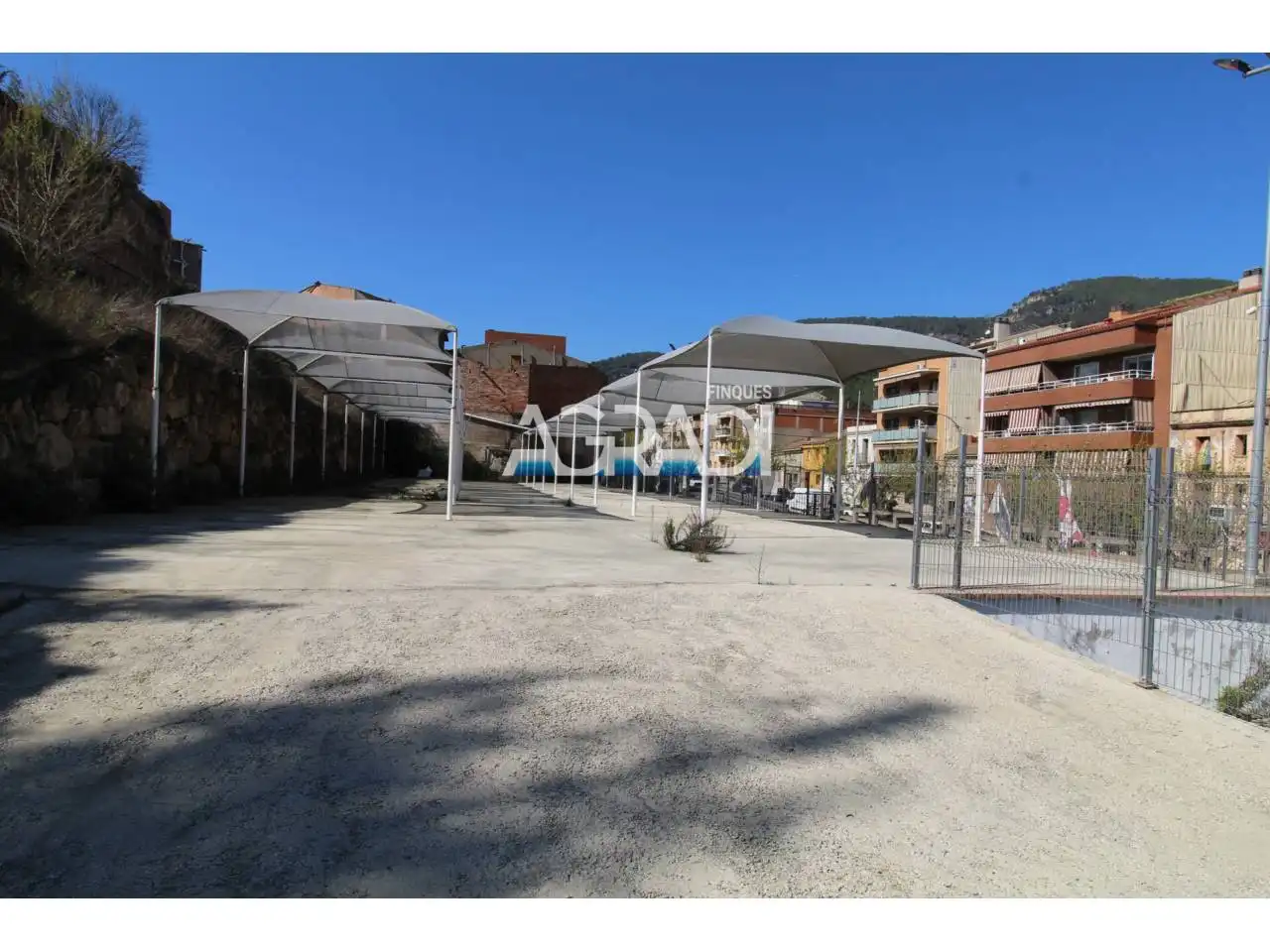 Parking de Nave industrial de alquiler en Vallirana