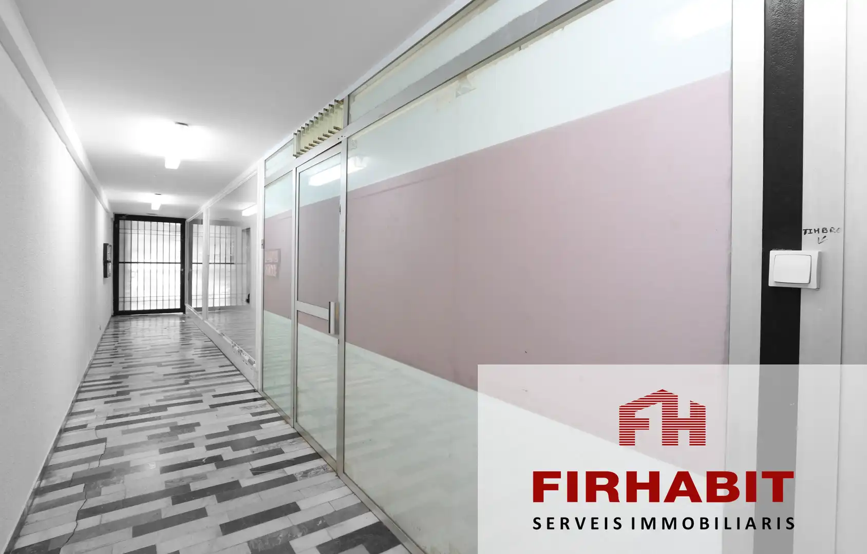 Business premises to rent in Plaça de l'Església