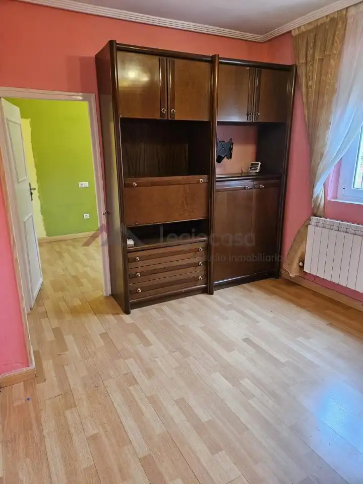 Habitación de Casa o chalet en venta en San Andrés del Rabanedo con Calefacción, Jardín privado y Trastero
