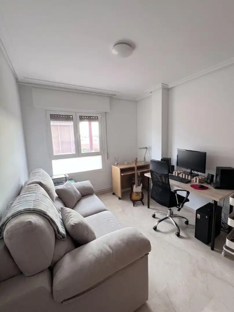 Schlafzimmer von Wohnungen zur Miete in Murcia mit Möbliert, Waschmaschine und Mikrowelle