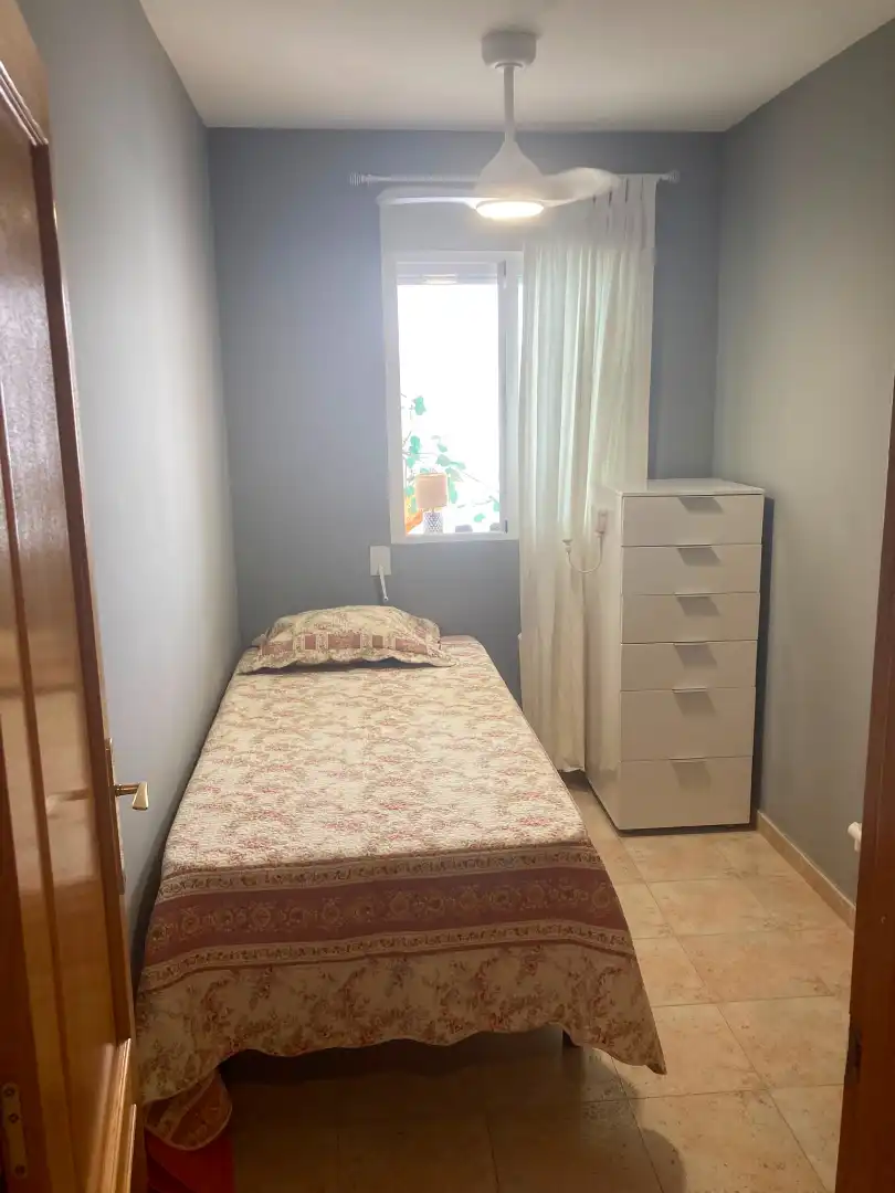 Apartamento de alquiler en Carrer Venecia, Montañar - El Arenal