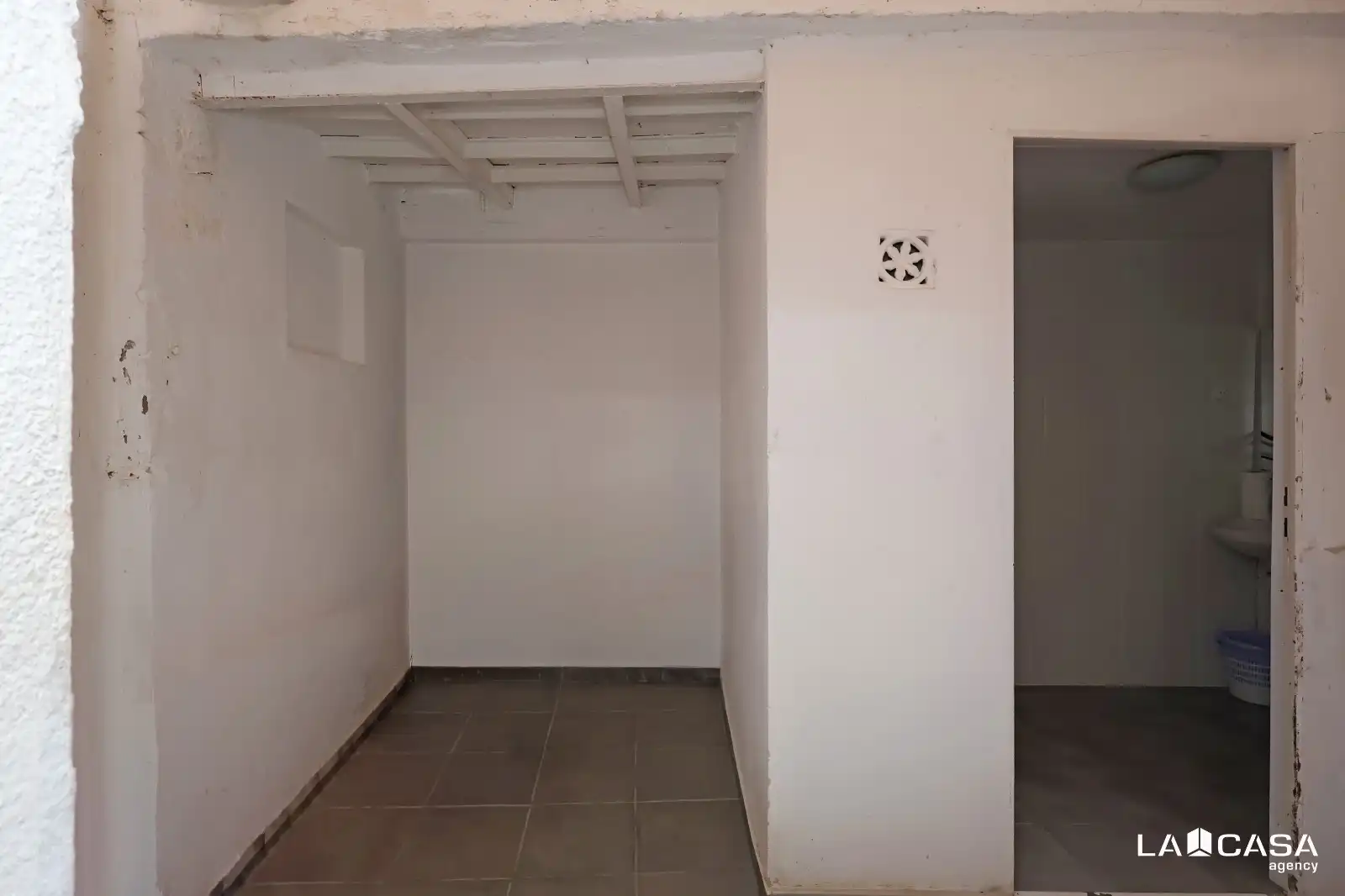 Business premises for transfer in Carrer de Blai, imagen 34
