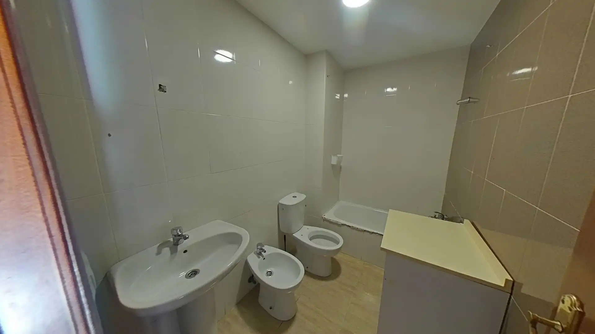 Bathroom of Flat for sale in Lepe