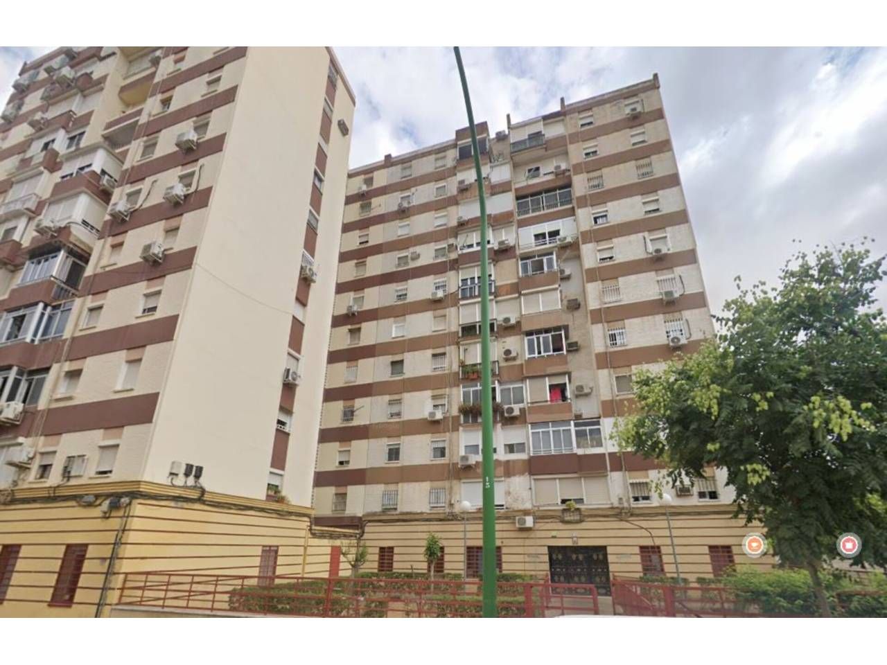 Vista exterior de Pis en venda en  Sevilla Capital amb Aire condicionat i Calefacció