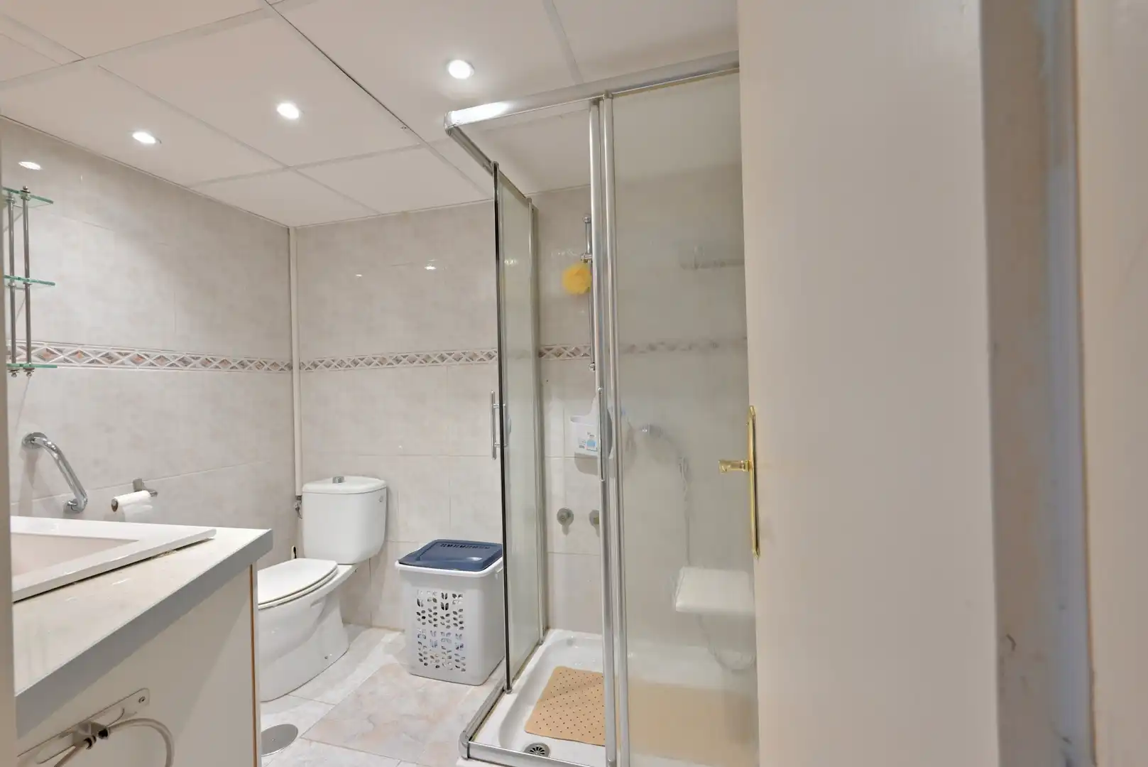 Baño de Apartamento en venta en Torremolinos con Aire acondicionado, Terraza y Piscina