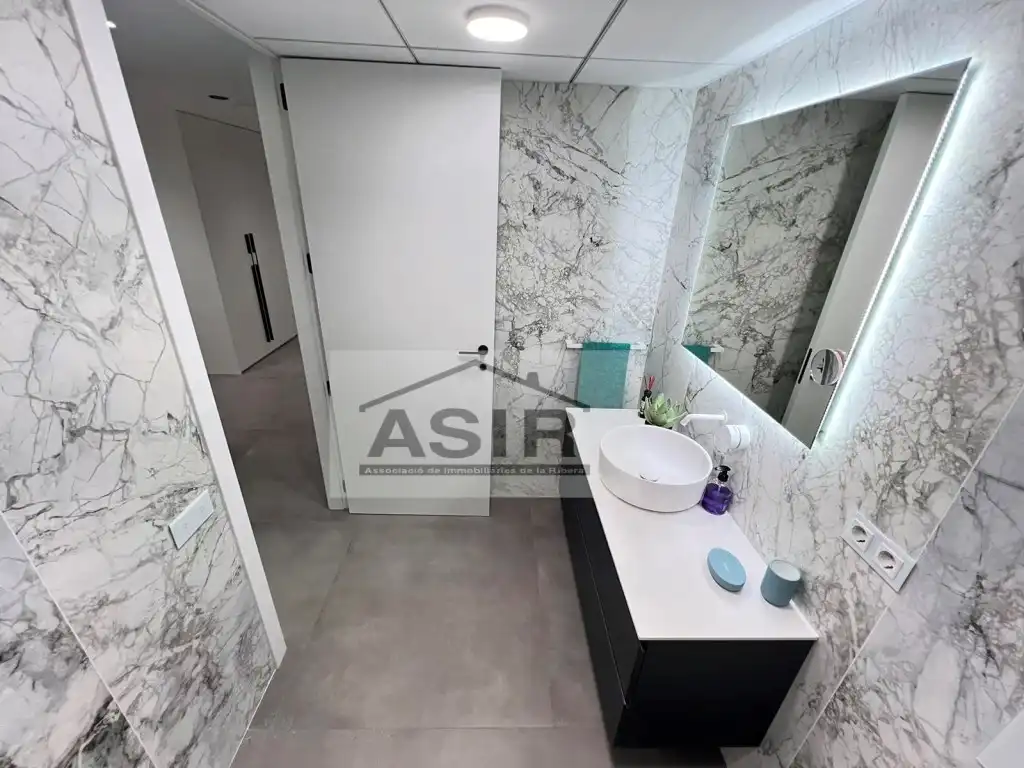 Bathroom of Houses for sale in Algemesí  with Air Conditioner and Swimming Pool
