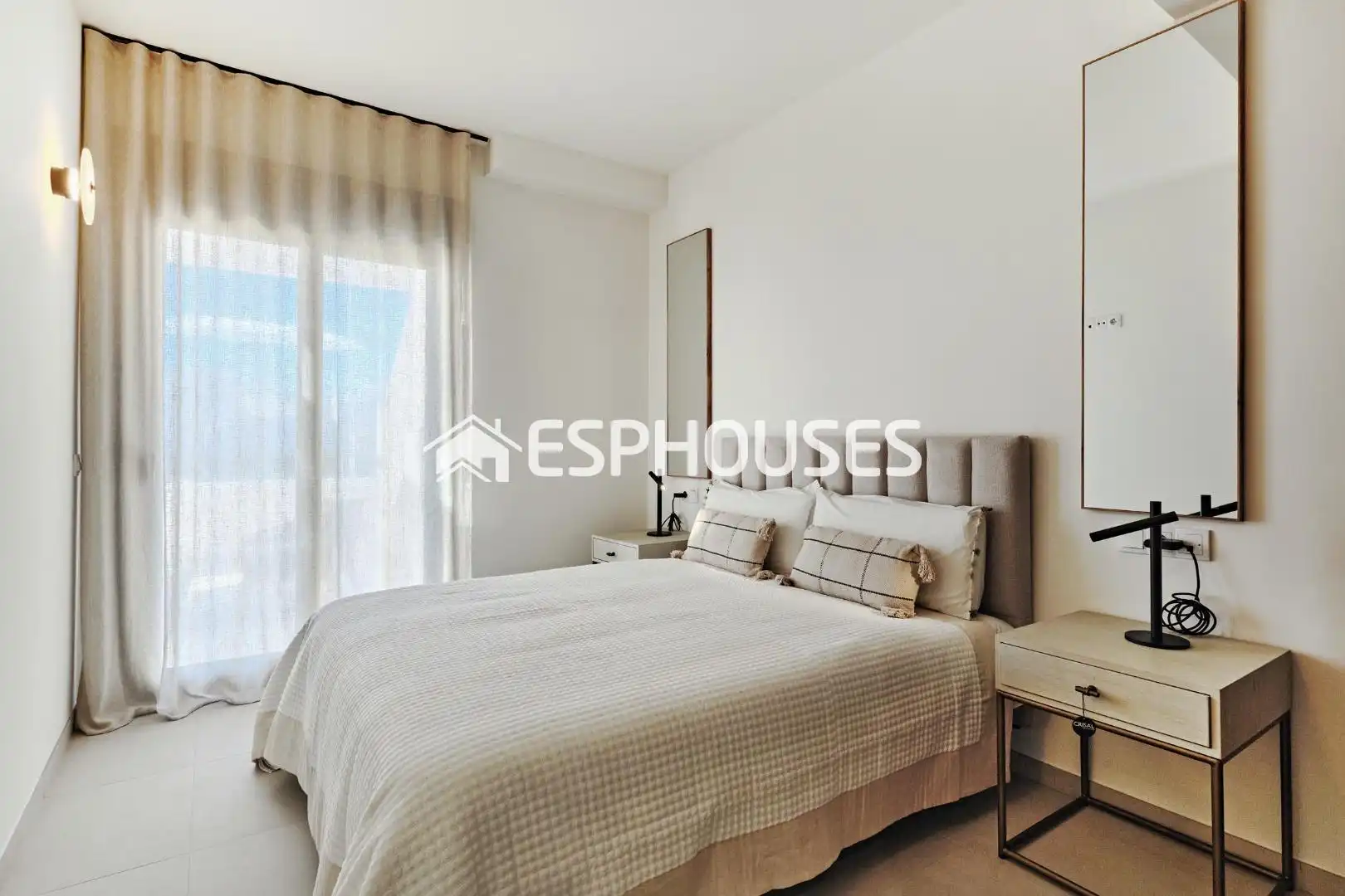 Habitación de Ático en venta en Torrevieja con Aire acondicionado, Terraza y Amueblado