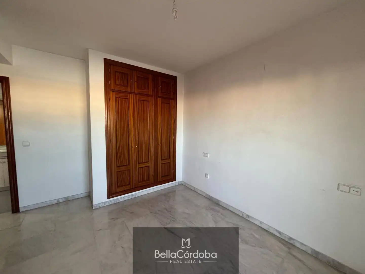 Dormitori de Pis en venda en Córdoba amb Aire condicionat i Terrassa