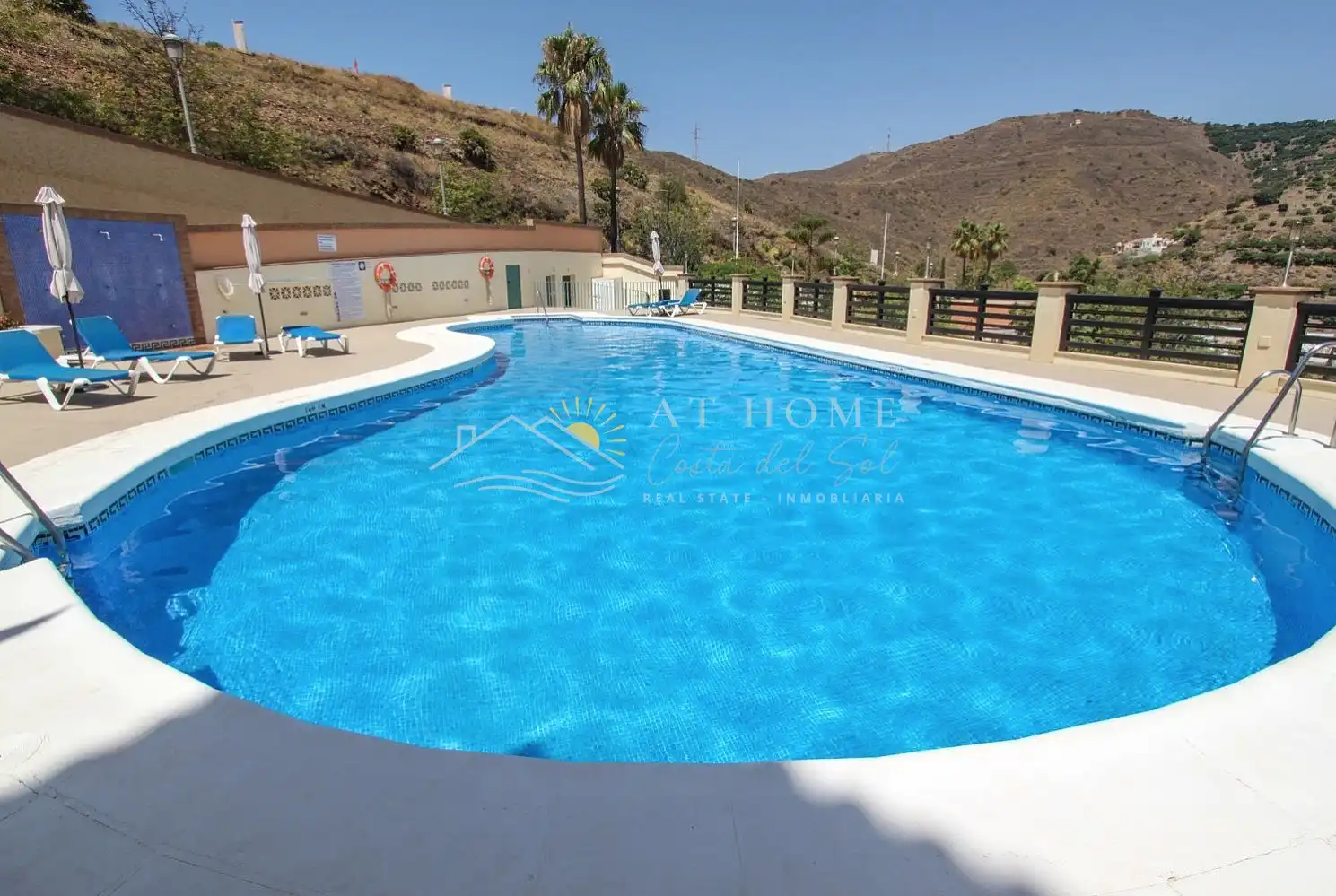 Mini appartamento con piscina in vendita a Centro