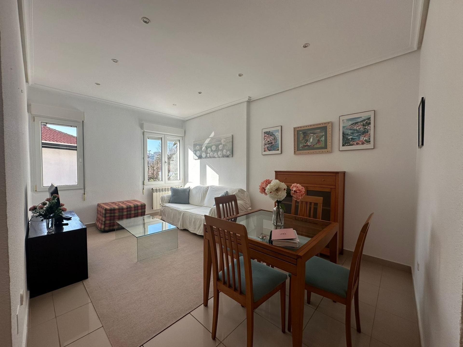 Sala de estar de Piso de alquiler en Santander con Calefacción y Amueblado