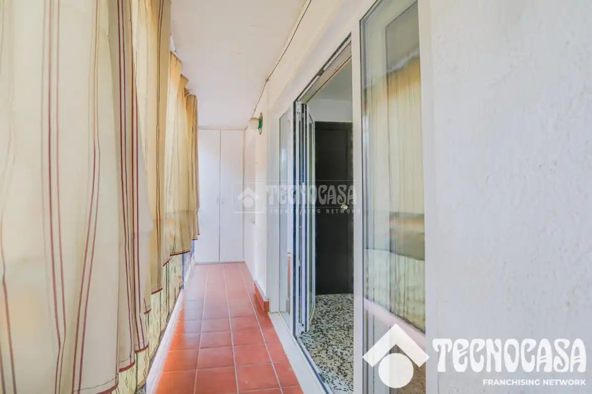 Wohnung zum Verkauf in Mataró mit Klimaanlage, Balkon und Alarm
