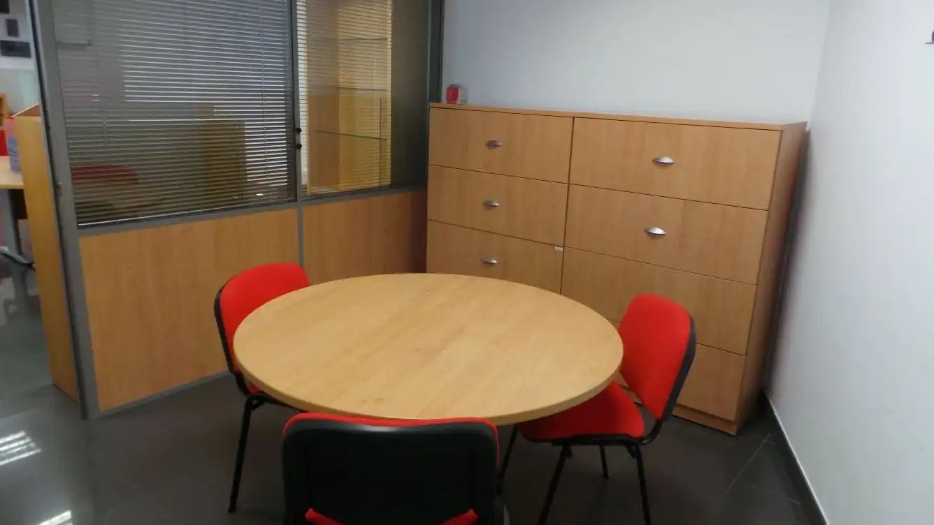 Oficina de alquiler en Narón