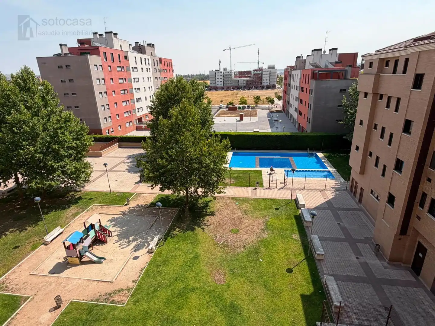 Vista exterior de Pis en venda en Valladolid amb Calefacció, Traster i Piscina
