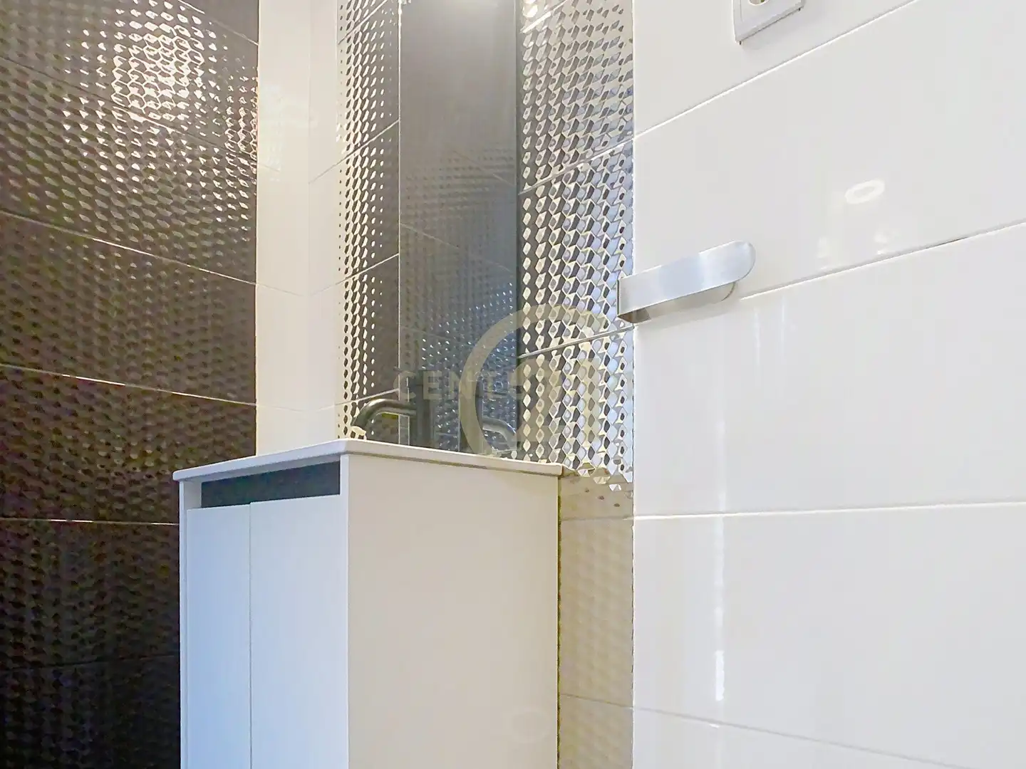 Baño de Apartamento en venta en Álora con Aire acondicionado, Alarma y Piscina comunitaria