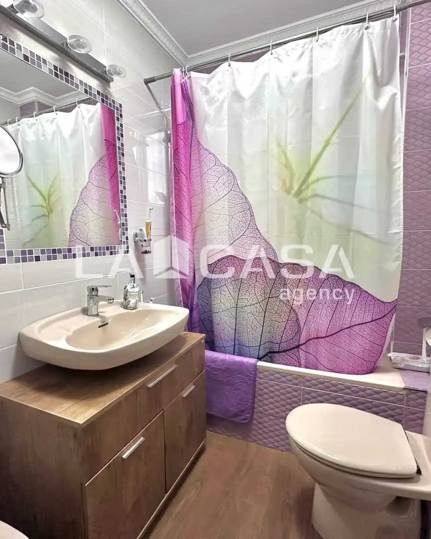 Bathroom of Flat for sale in Sevilla  with Terrace