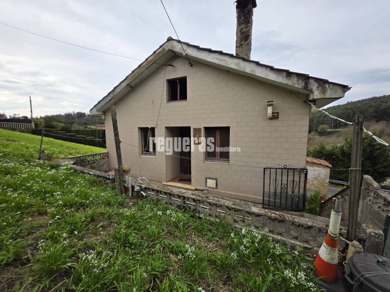 Vista exterior de Casa o chalet en venta en Castrillón