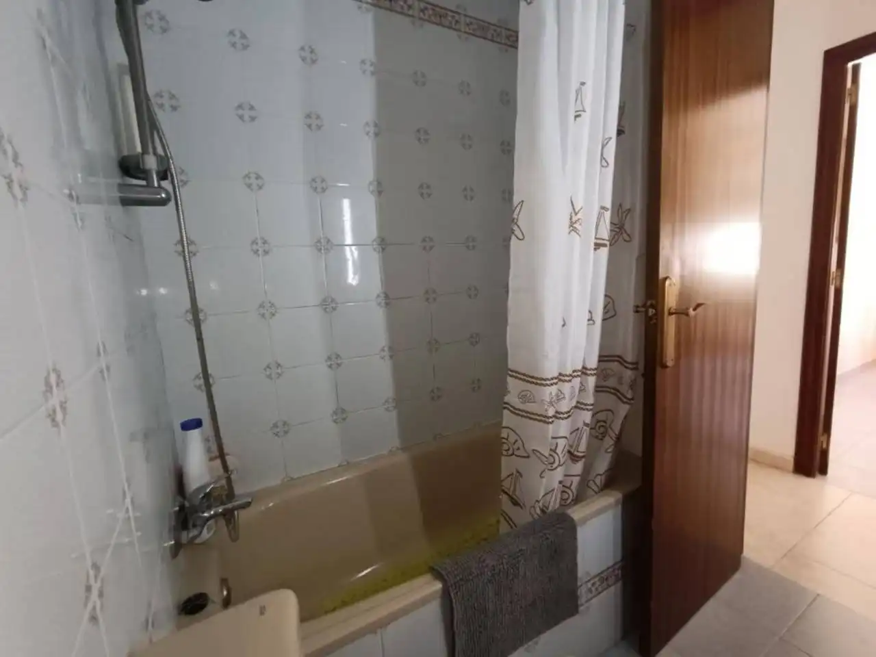 Bathroom of Flat for rent in El Campello  with Air Conditioner, Terrace and Furnished