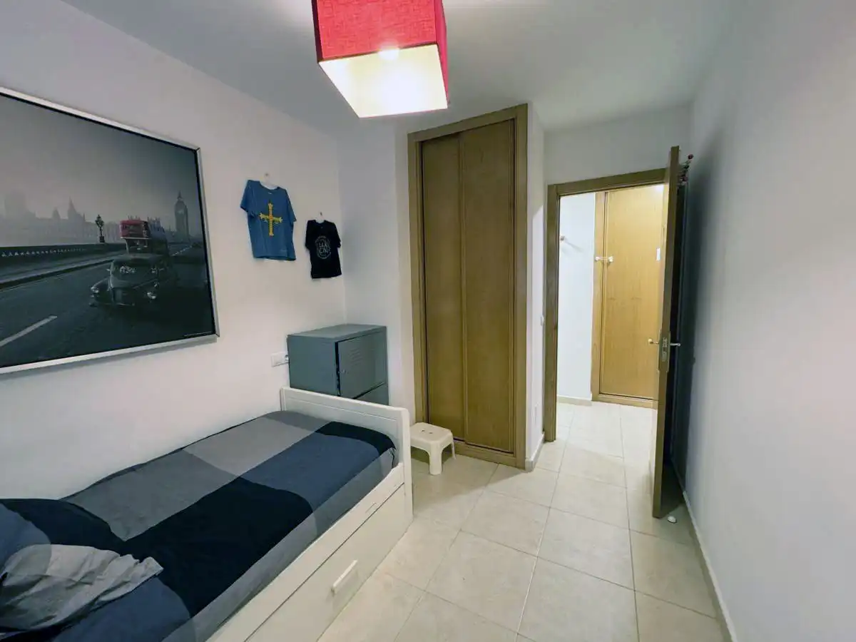 Habitación de Apartamento en venta en Llanes con Calefacción, Terraza y Trastero